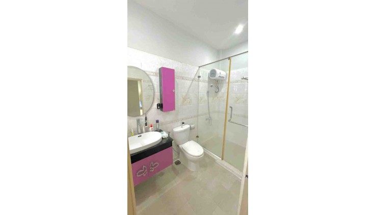 Bán Nhà 2 Tầng Lô Góc 40m2 chỉ Nhỉnh 3 Tỷ 2PN Gần Chợ Thủ Đức Trường Thọ Tặng Nội Thất Xịn